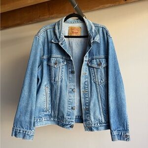 Vintage Levi’s Denim Jean Trucker Jacket L 70506 0216